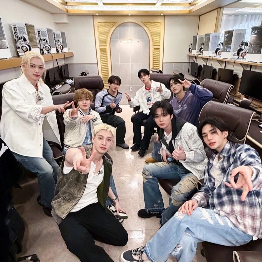 Stray Kids thumbnail