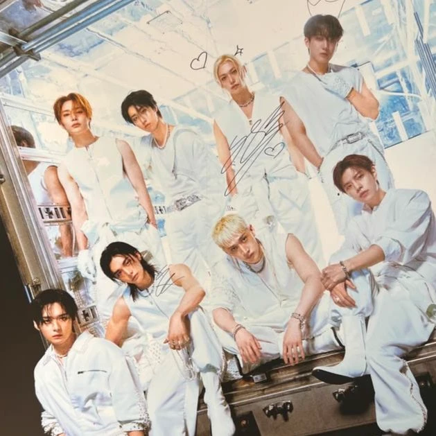 STRAYKIDS thumbnail