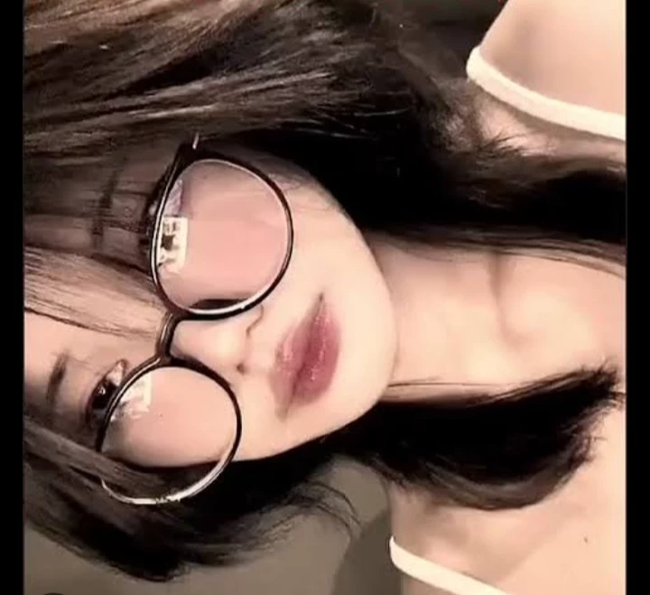 Mía thumbnail