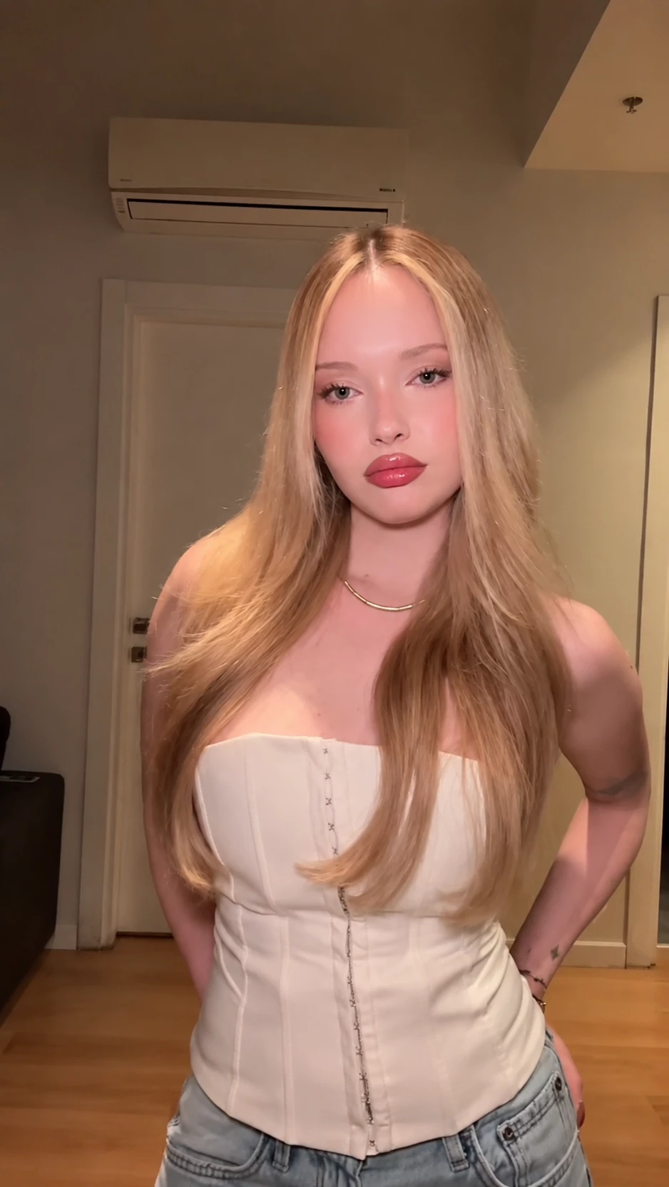 Chloe  thumbnail