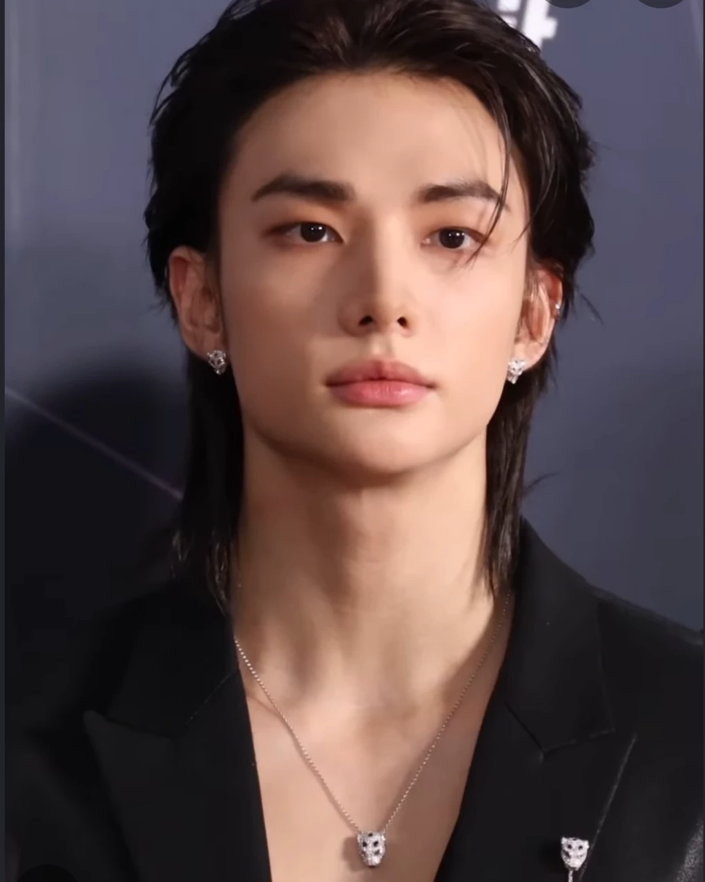 hwang hyunjin thumbnail