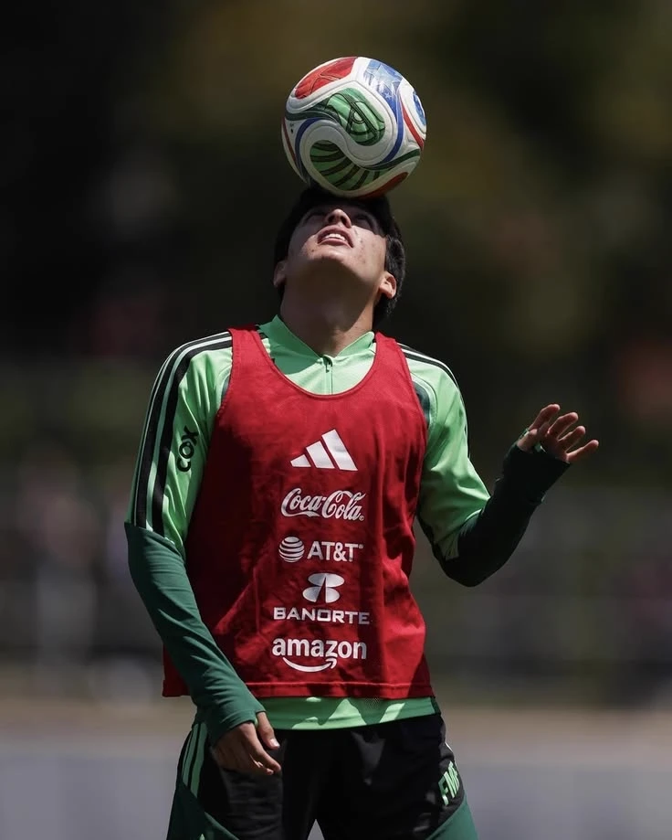 Gilberto Mora thumbnail