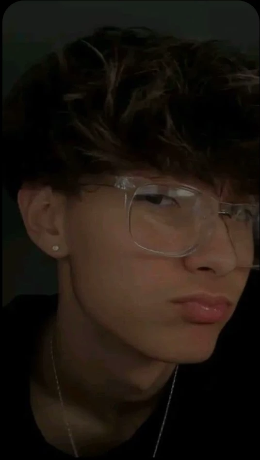 Alex thumbnail