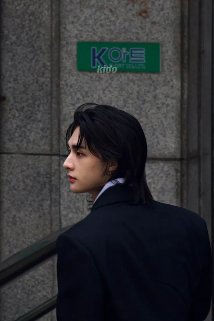 Hwang Hyunjin thumbnail