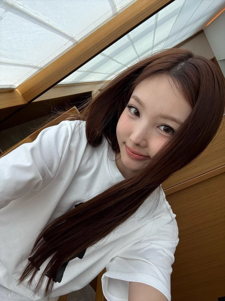 Nayeon thumbnail
