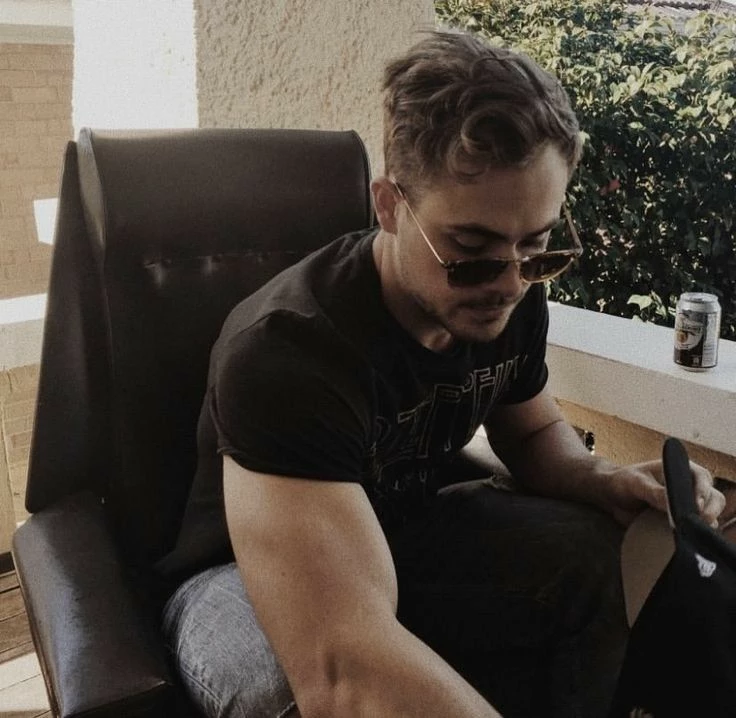 Dacre Montgomery thumbnail