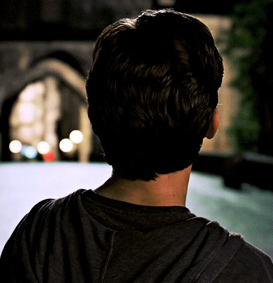 Peter Parker (Tom Holland) thumbnail