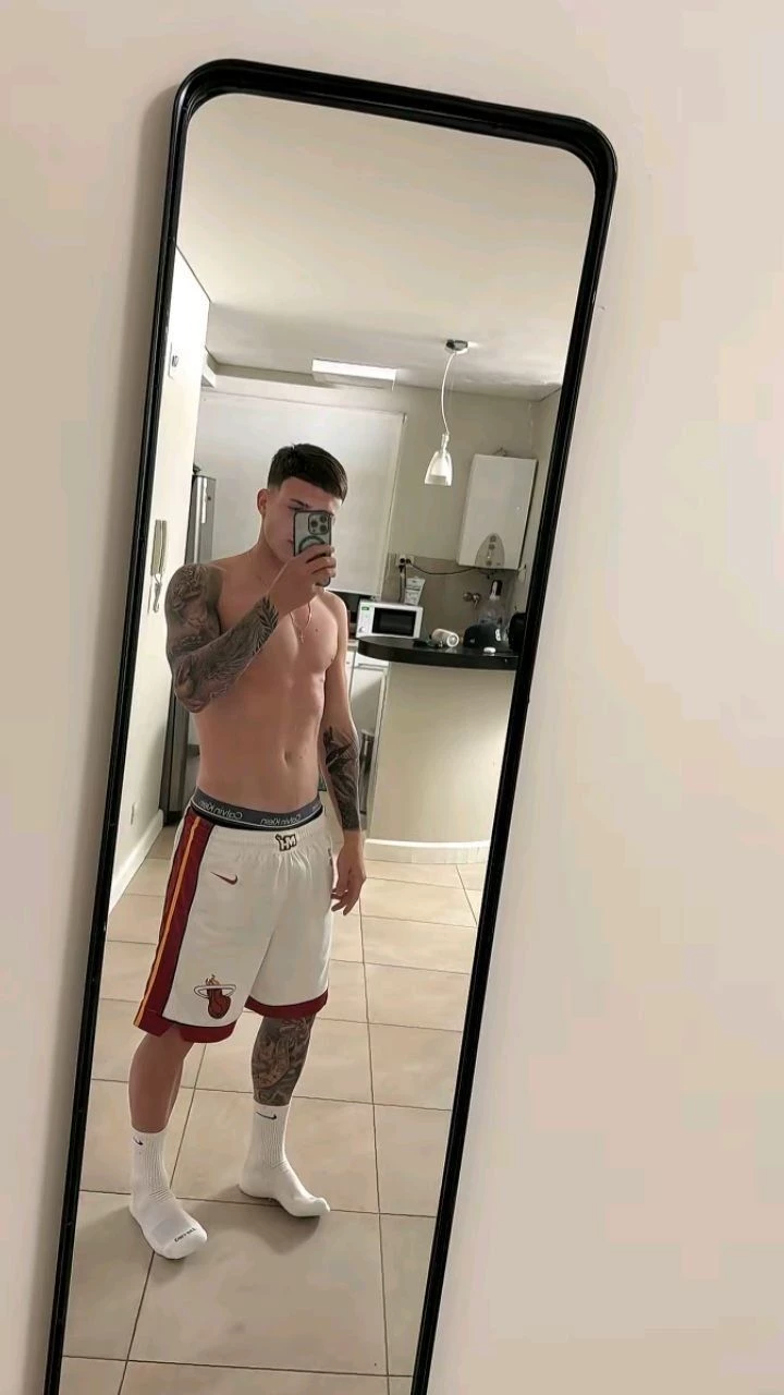 alex thumbnail