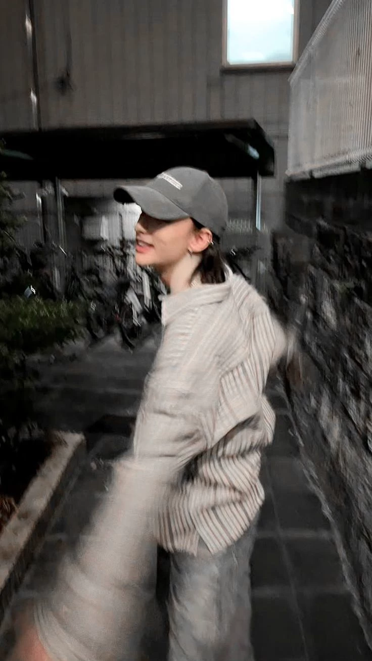 Hwang Hyunjin thumbnail