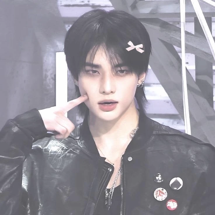 hyunjin thumbnail
