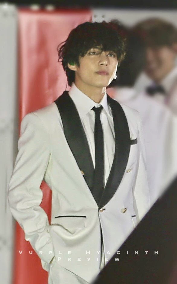 Kim Taehyung thumbnail
