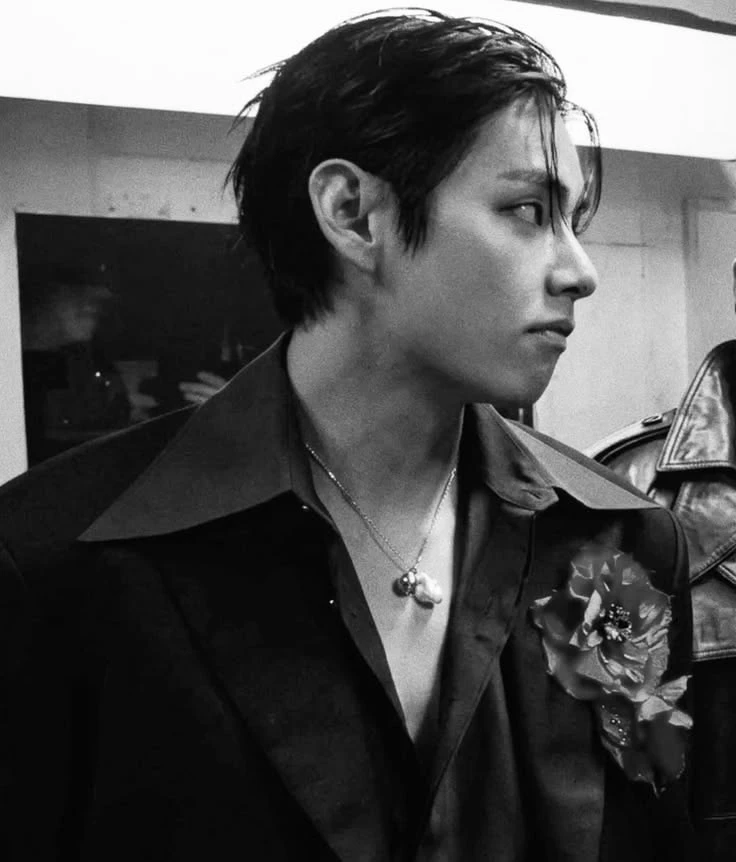 Kim Taehyung thumbnail