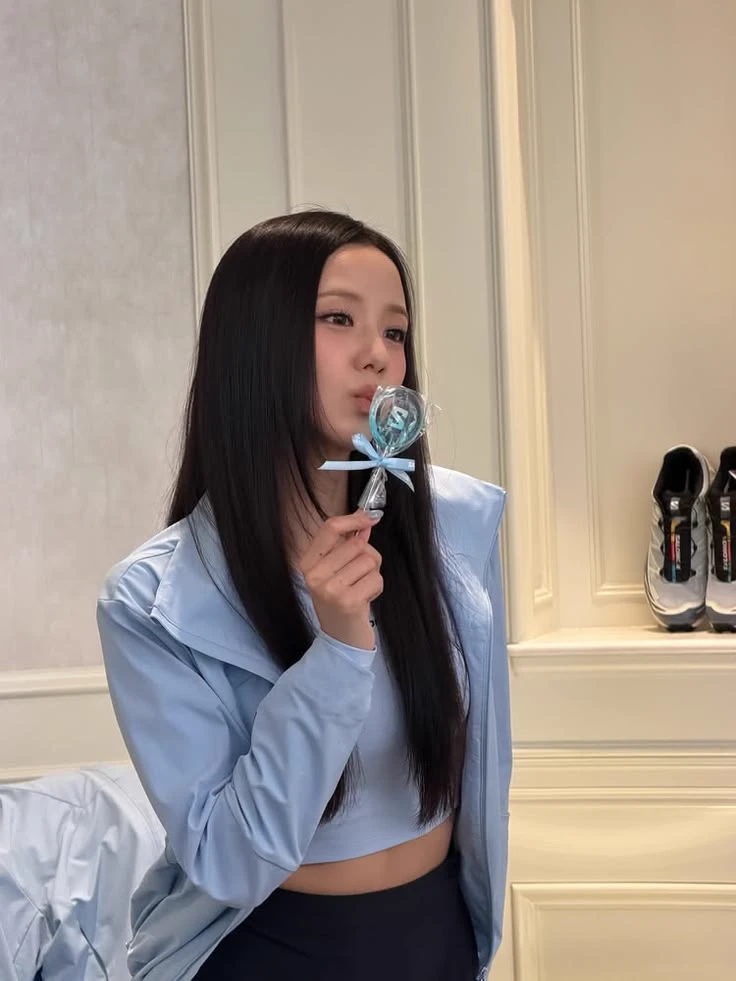 Kim Jisoo thumbnail