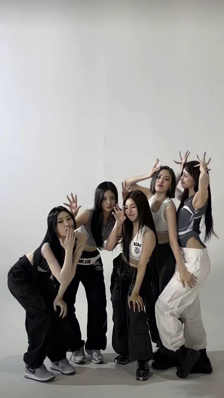 ITZY thumbnail