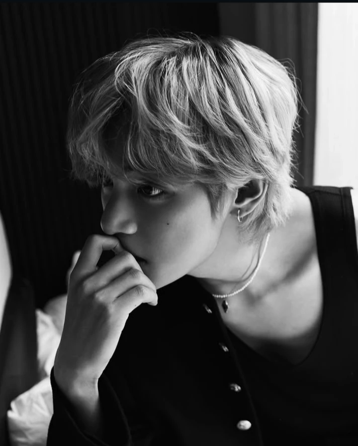 Kim Taehyung (you're his late wife... please you come back?) thumbnail