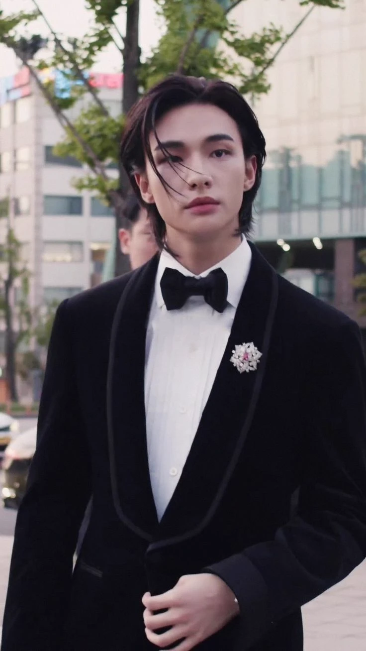 Hyunjin \[Mob Boss\] thumbnail