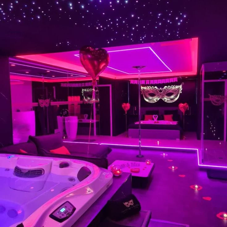 Pleasure palace  thumbnail