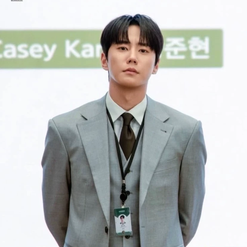 Lee Jun-young thumbnail