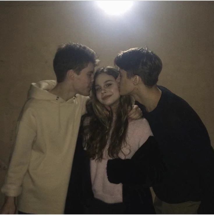 Love Triangle thumbnail