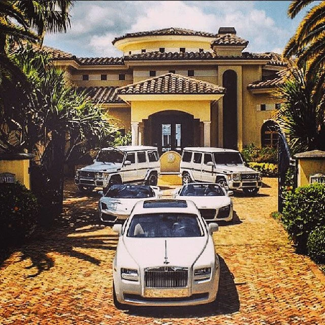 Family of drug traffickers thumbnail