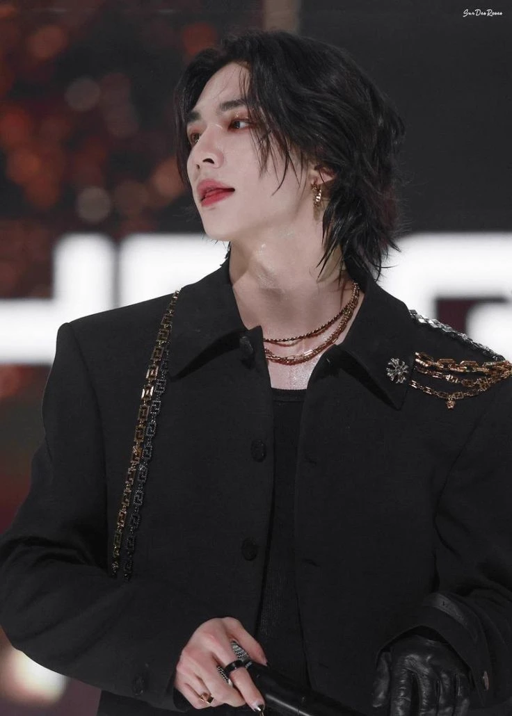 Hwang Hyunjin thumbnail