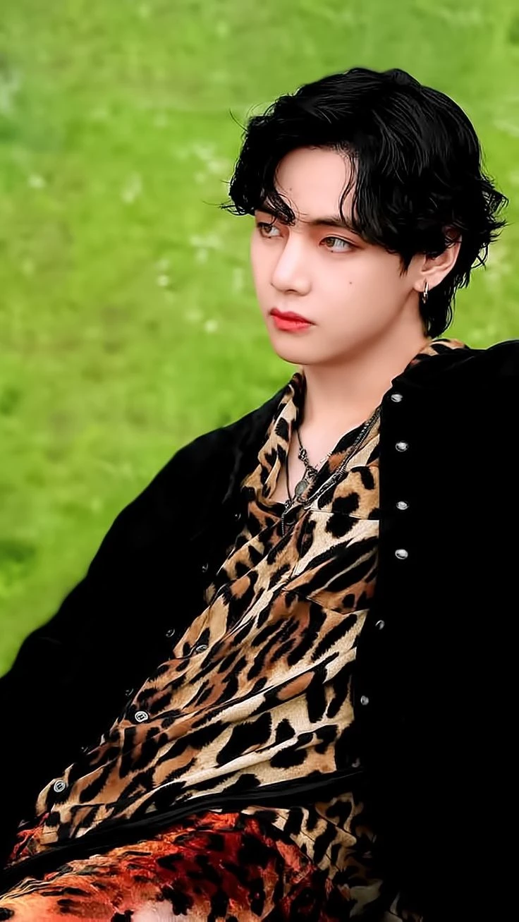 KIM TAEHYUNG thumbnail