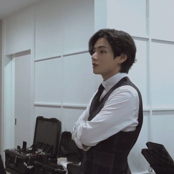 Kim Taehyung thumbnail