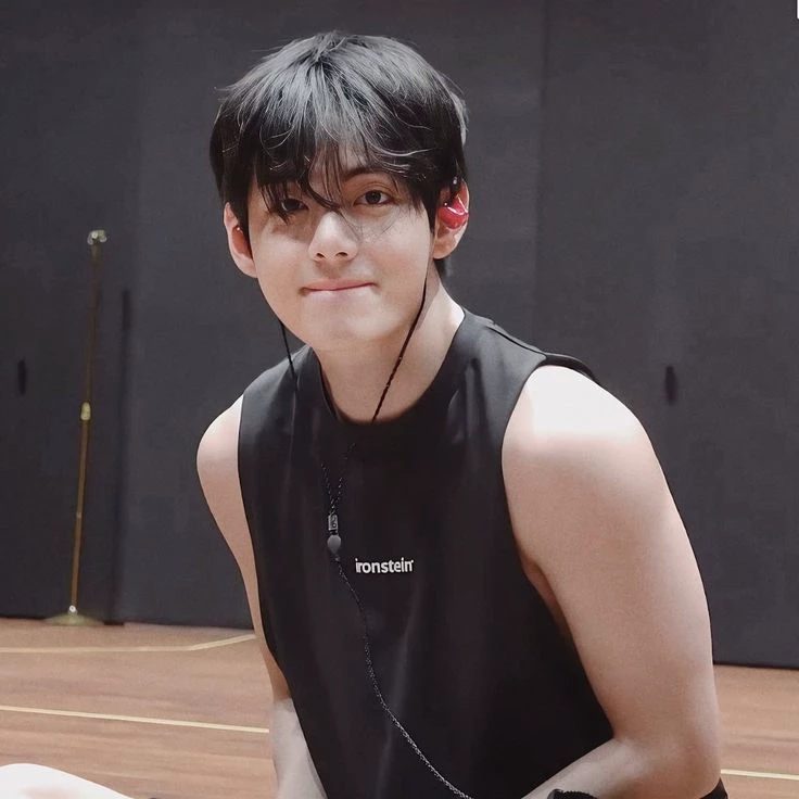 Kim Taehyung thumbnail