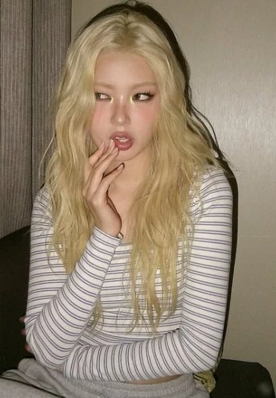 YONCHAE✨🩷 thumbnail