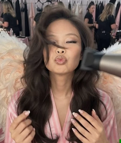 jennie thumbnail