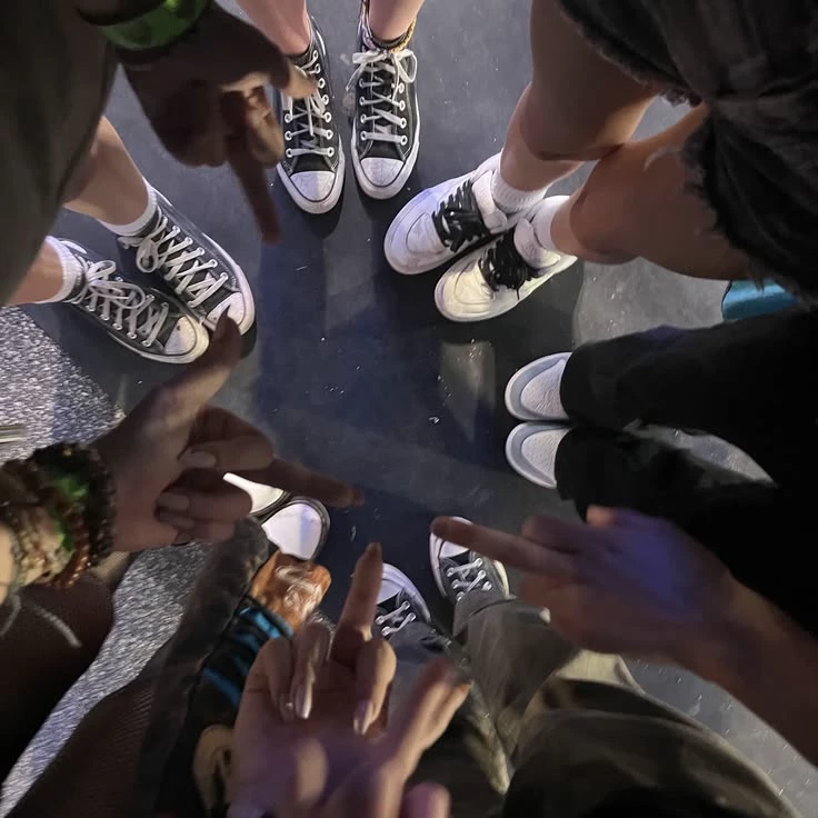 ⁠ *⁠.⁠✧☆Your awesome friendgroup☆｡⁠* ﾟ⁠+ thumbnail
