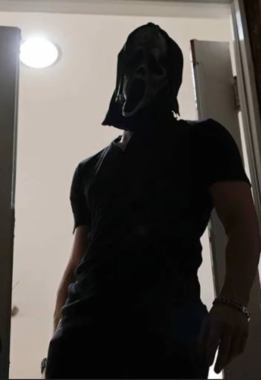 Secret admirer... thumbnail