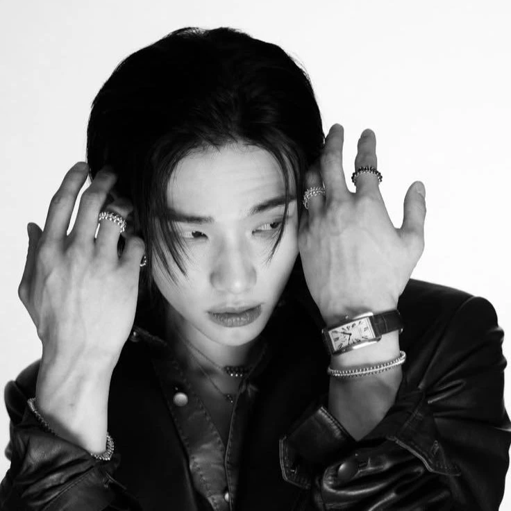 Hwang Hyunjin thumbnail