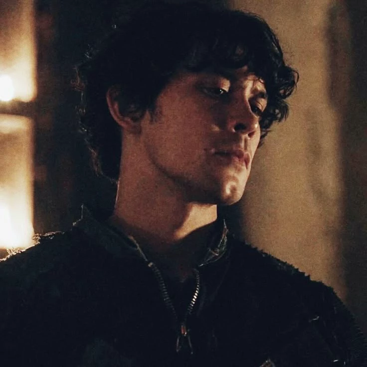 Bellamy Blake 🌹 thumbnail