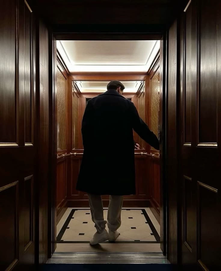 Boy in the elevator thumbnail