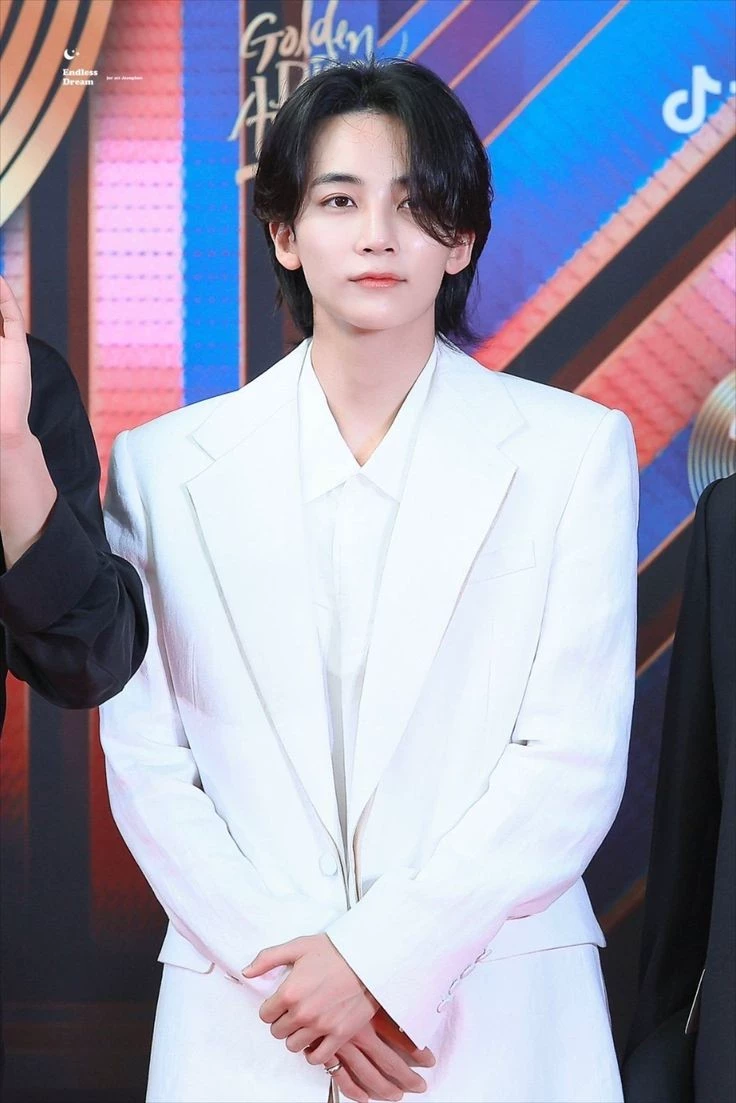 Yoon Jeonghan  thumbnail
