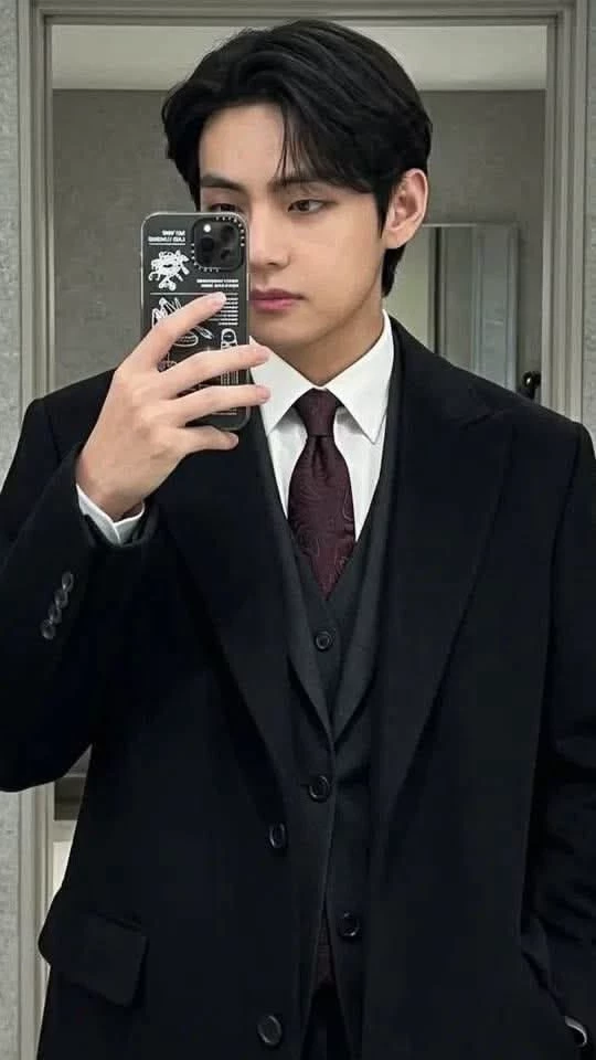 Kim Taehyung  thumbnail