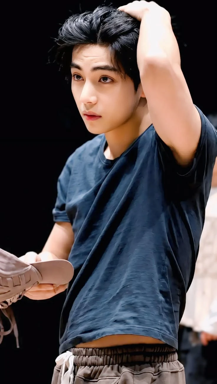 Kim Taehyung thumbnail