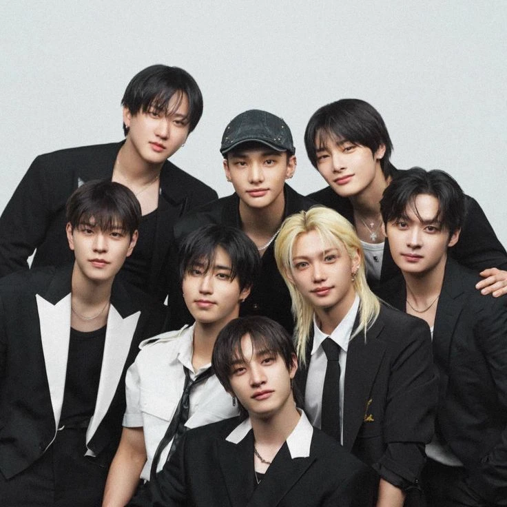 stray kids thumbnail