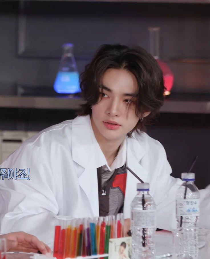 Hyunjin thumbnail