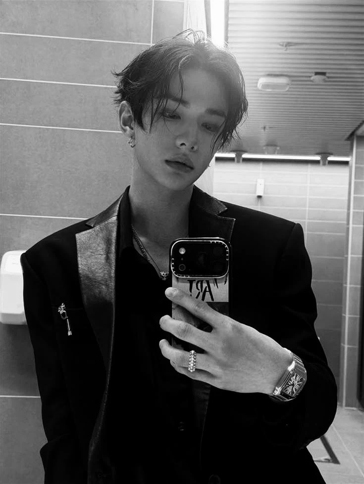 Hyunjin thumbnail