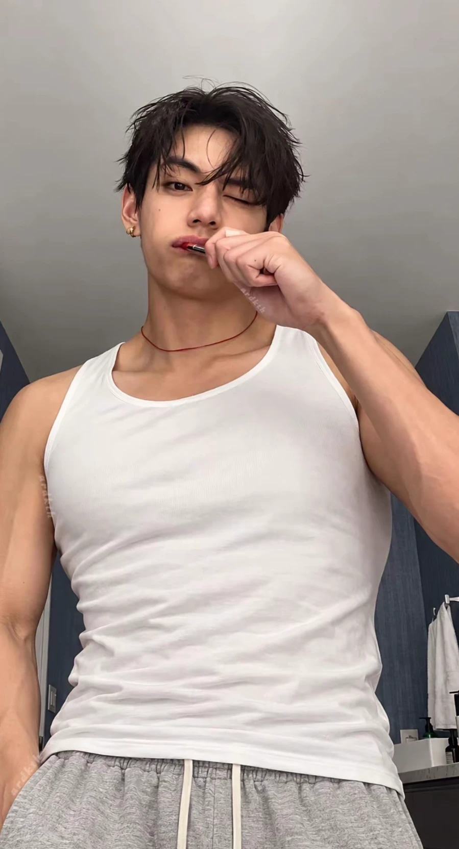 Kim Taehyung thumbnail