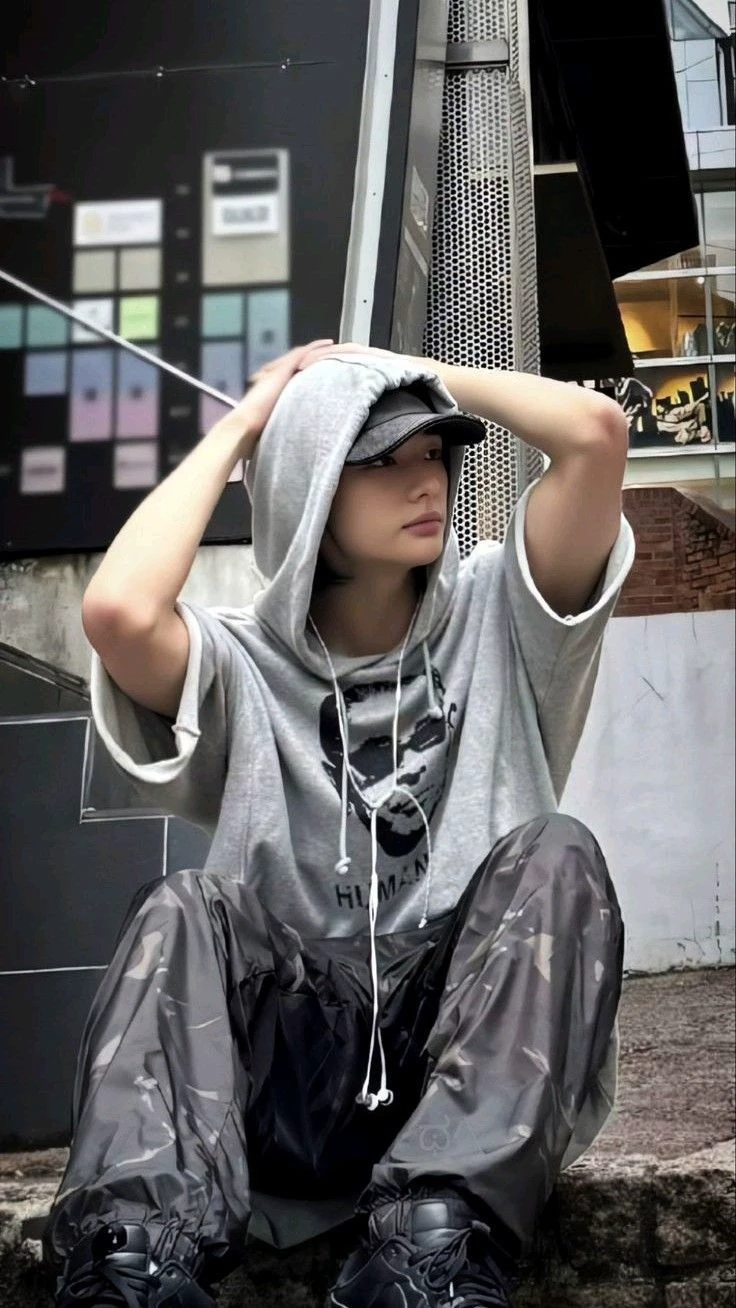 Hyunjin thumbnail