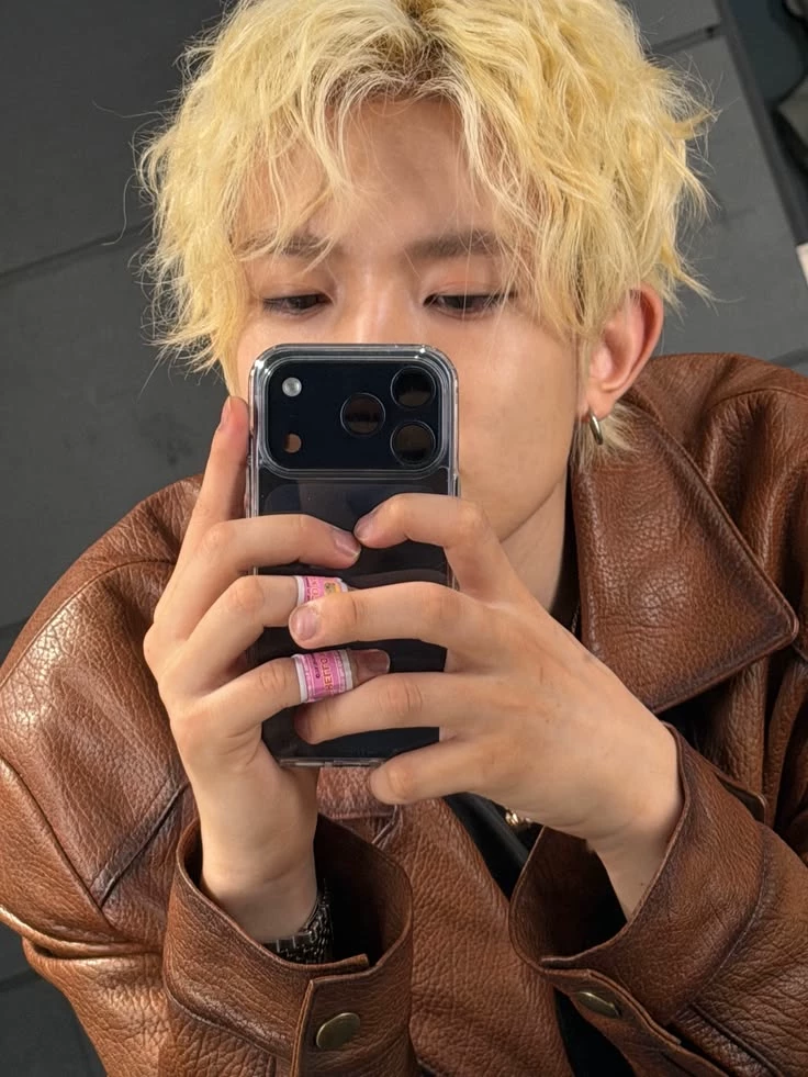 Lee Heeseung / Evan thumbnail