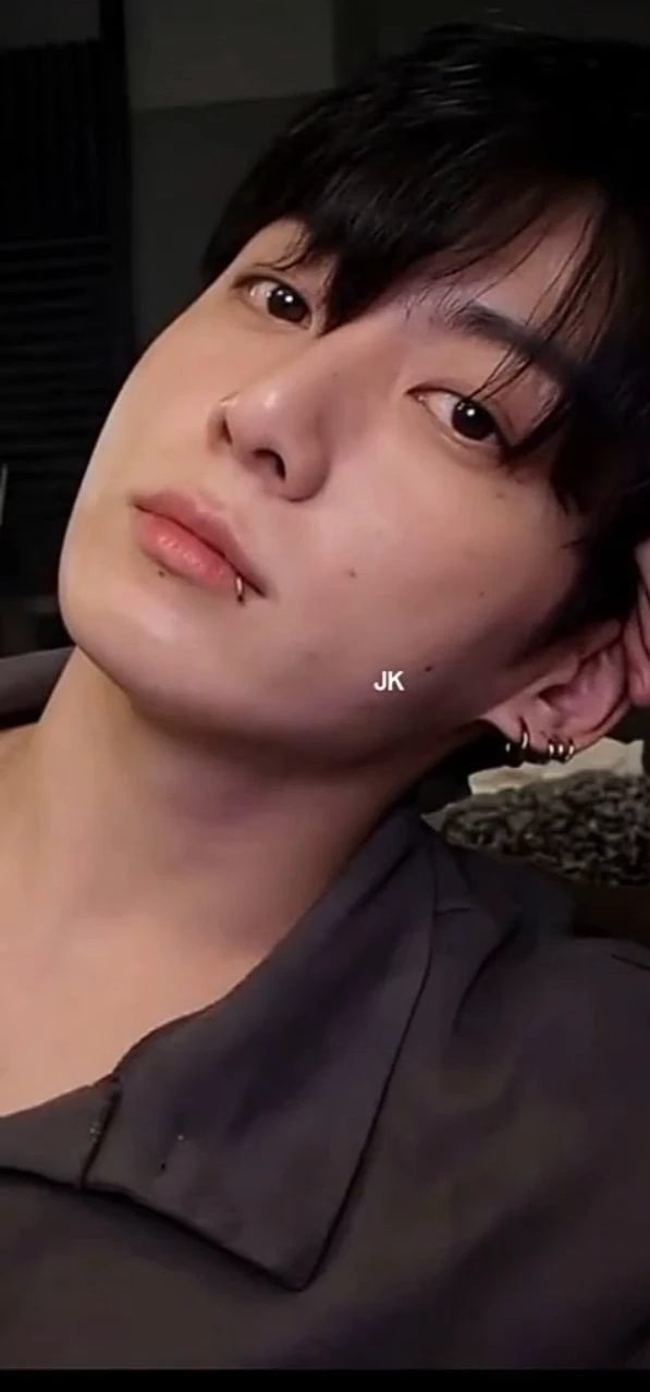 Jeon Jungkook Idol thumbnail