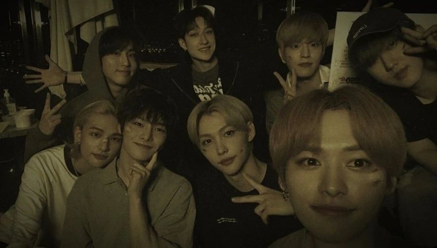 Stray Kids - HORROR thumbnail