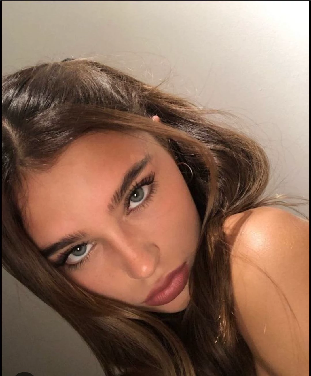 Julia  thumbnail