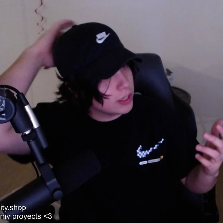 Alex Quackity  thumbnail