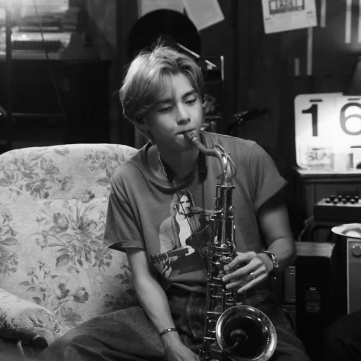 Kim Taehyung thumbnail