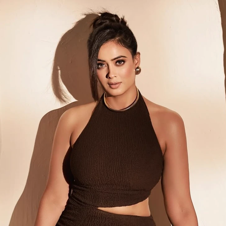 Shweta Tiwari thumbnail